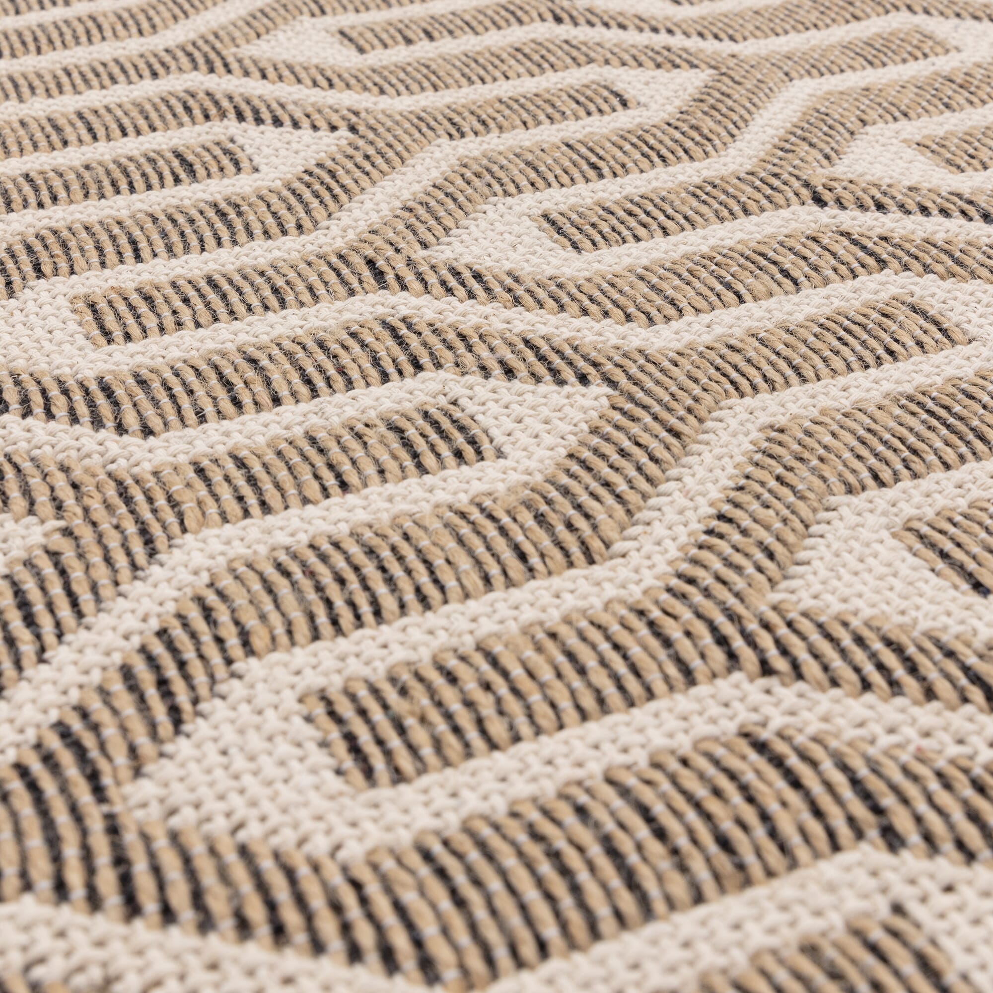 global 02 cream lattice 4