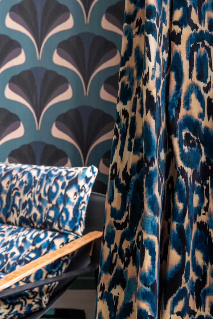 BLU-SELVAGGIO-Velvet-34-5x53cm-FB00132-Lifestyle